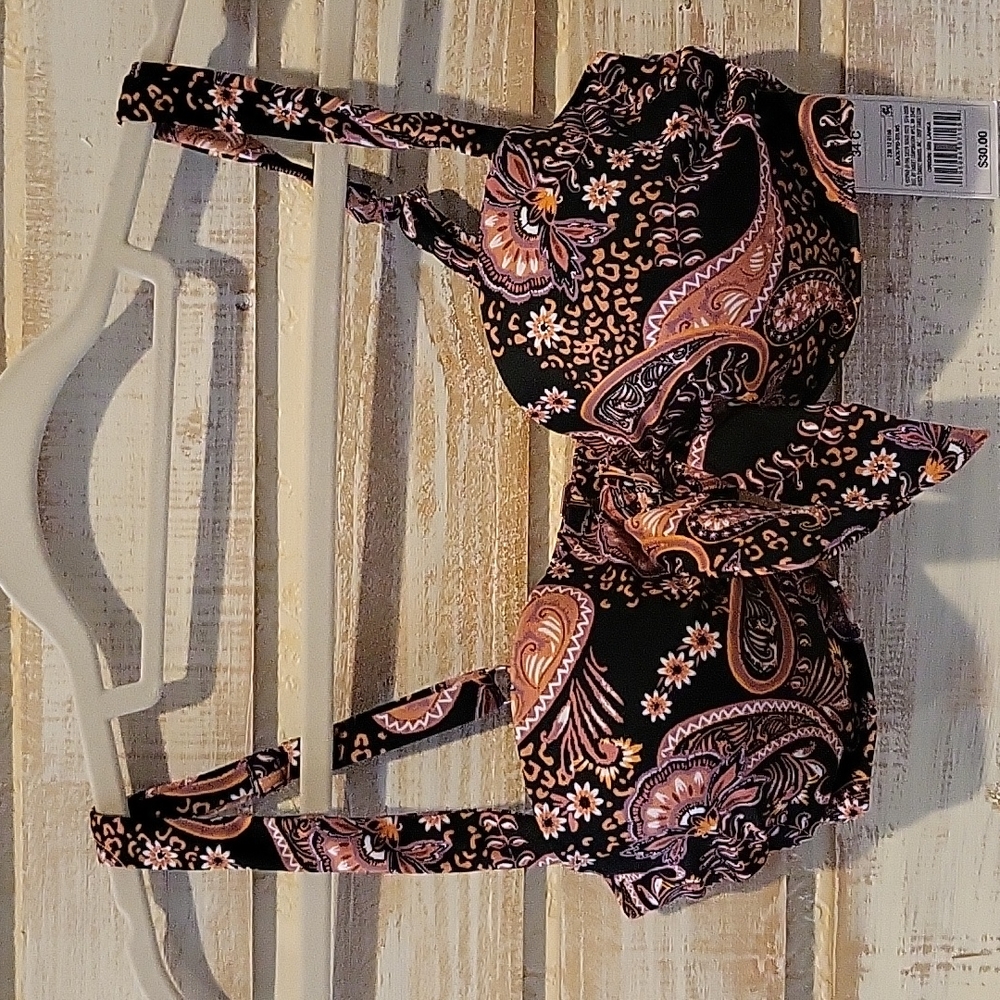 NWT bikini top